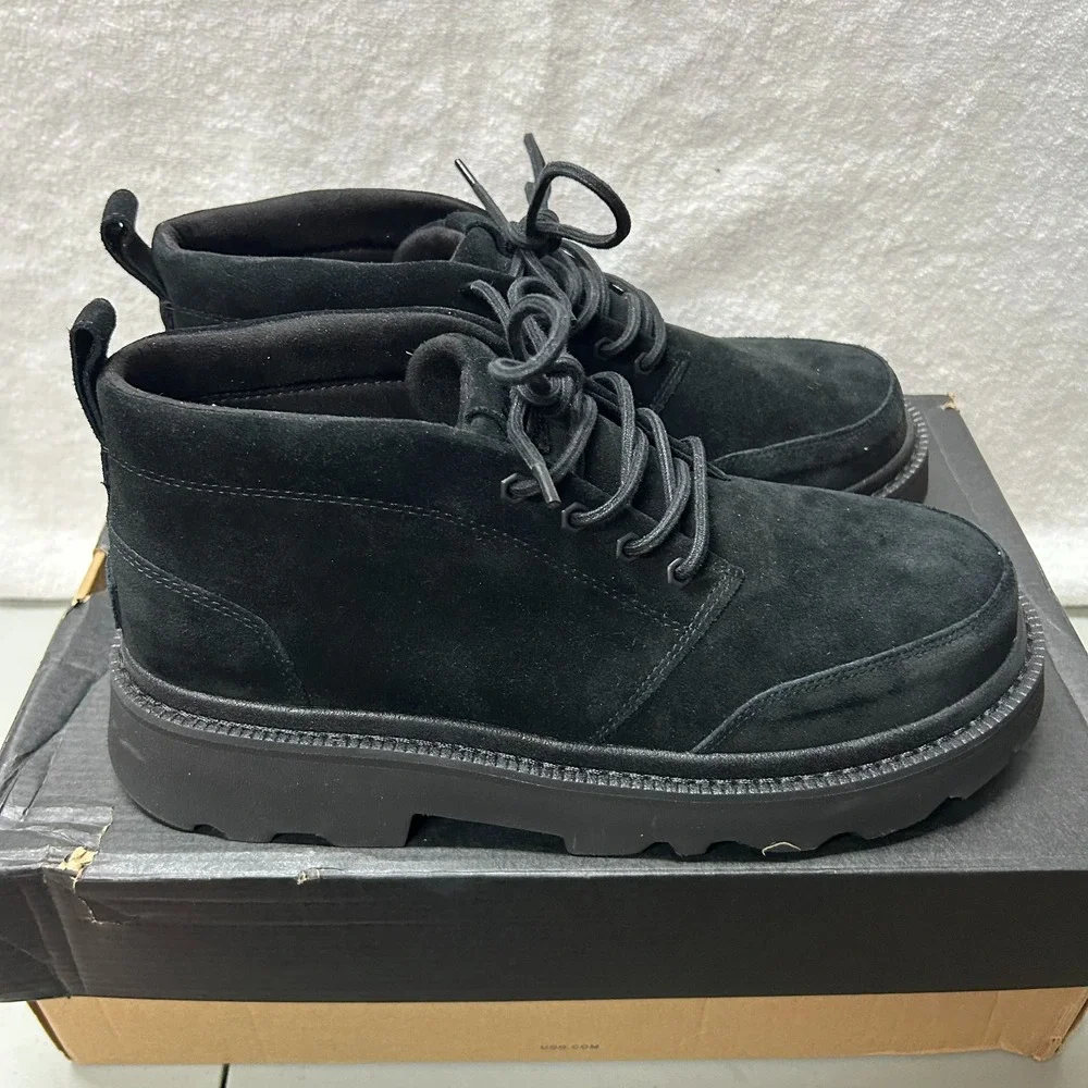 UGG Mens Size 11 Black Chukka Lug Suede Leather Boots
